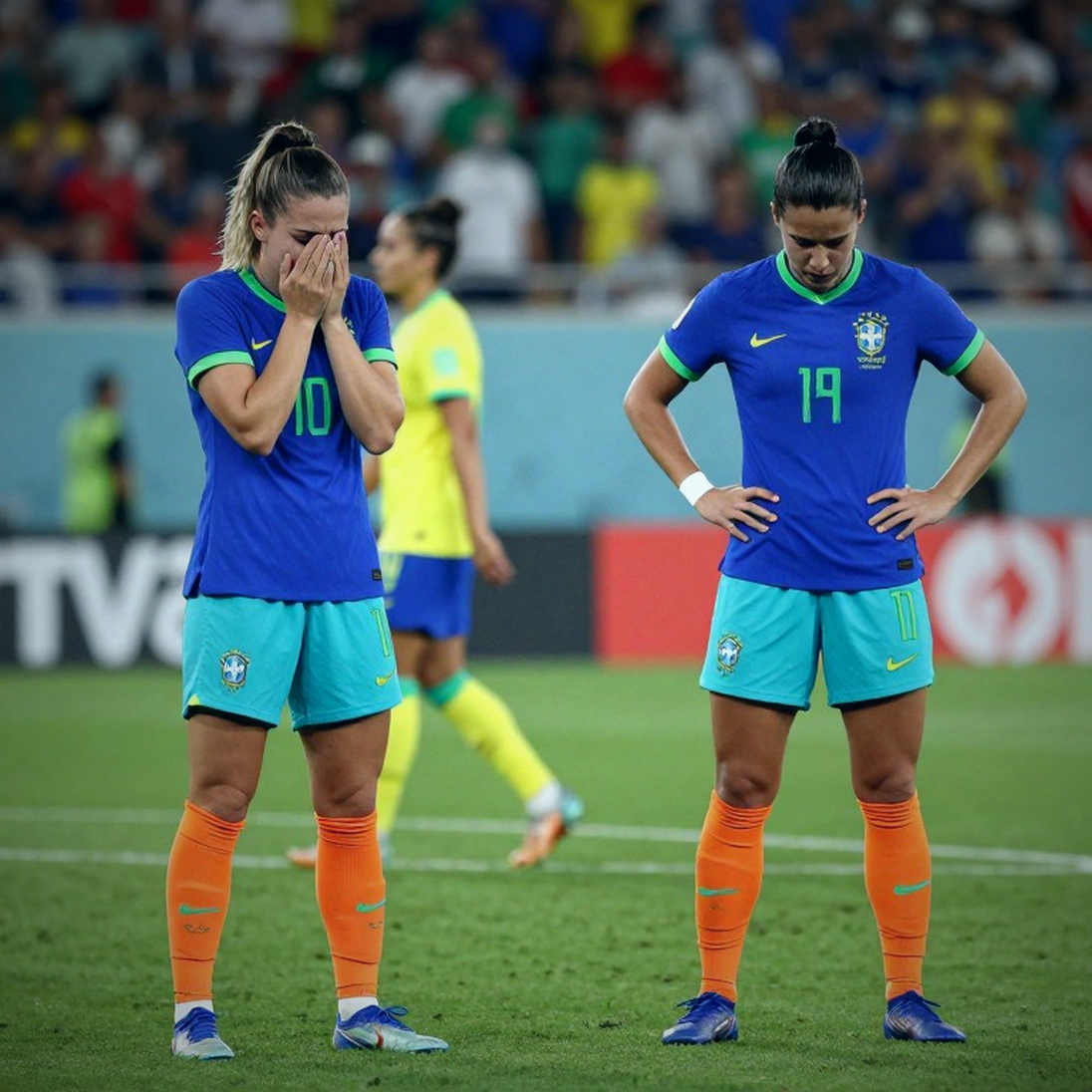 The Door That Never Moved: Alvarado, Europe's Silent Phone, and Chivas' Thirteenth Promise